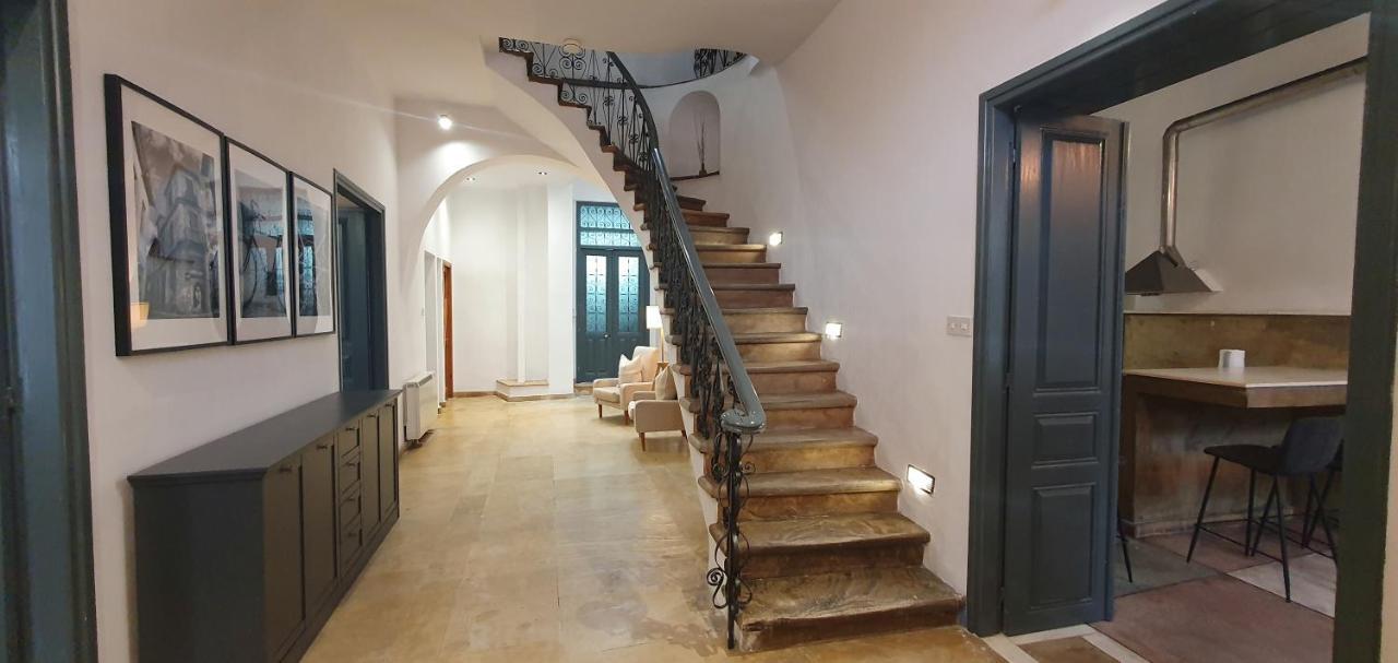 Phaedrus Living: Cozy Down Town House Aischylou Дом отдыха *