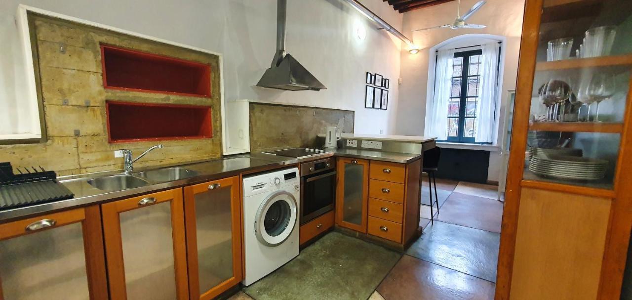 Phaedrus Living: Cozy Down Town House Aischylou Дом отдыха